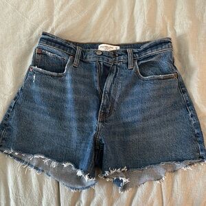 Abercrombie High Rise Mom Short Curve Love